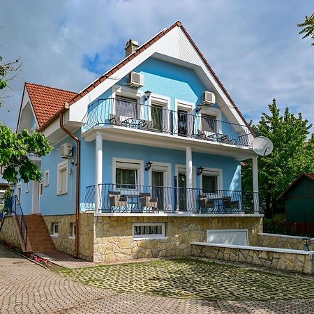 Kek Laguna Vendeghaz Balatonfured Exterior photo