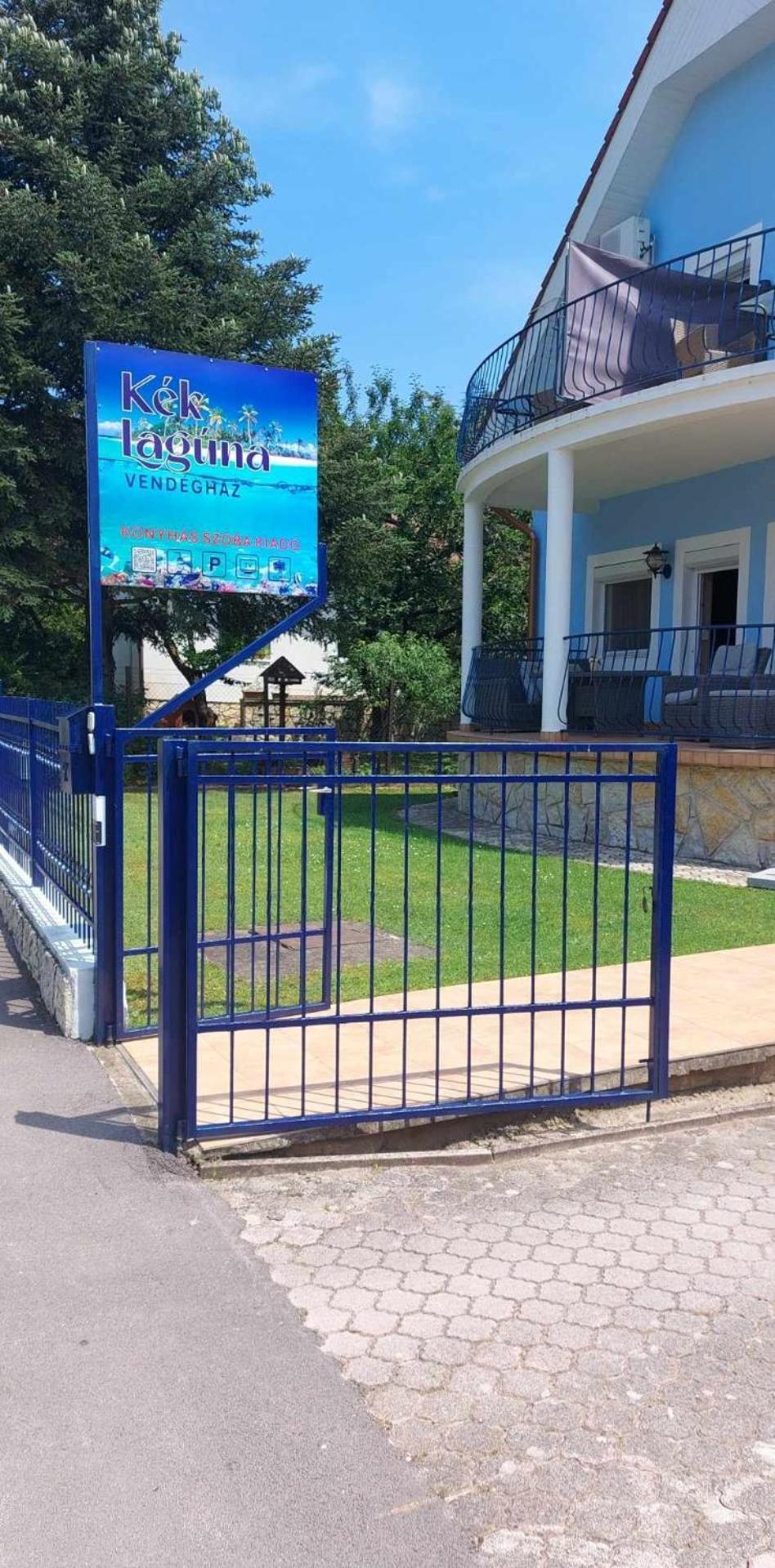 Kek Laguna Vendeghaz Balatonfured Exterior photo